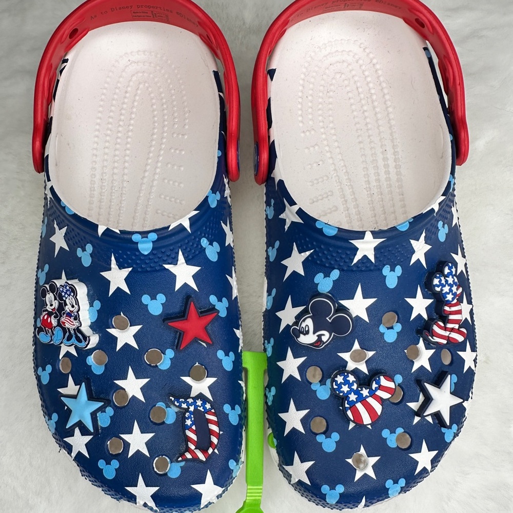 Disney Crocs Fourth of July women’s size 8